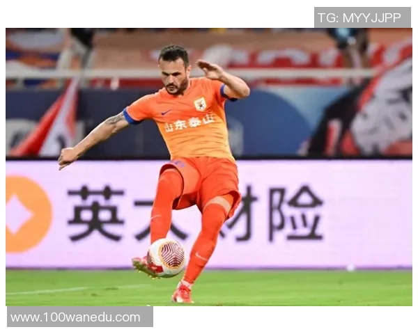 边缘国脚苦练任意球技艺终在关键时刻上演绝妙圆月弯刀救球队